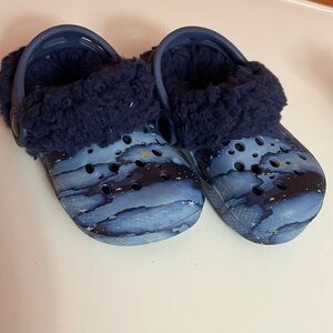 Toddler Crocs size 5/6